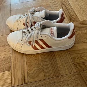 Adidas womens white pink sneakers size 8